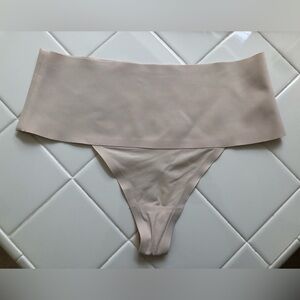 SPANX Undie-tectable Thong Size M NWOT